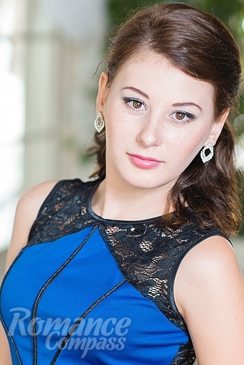 Ukrainian mail order bride Elizaveta from Kiev with brunette hair and brown eye color - image 1