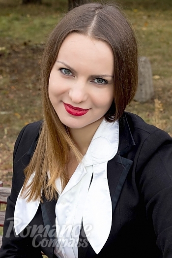 Ukrainian mail order bride Tatiana from Kiev with light brown hair and blue eye color - image 1