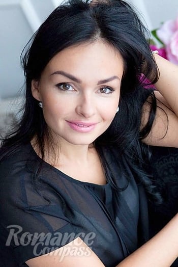 Ukrainian mail order bride Liliya from Dnipro with brunette hair and brown eye color - image 1