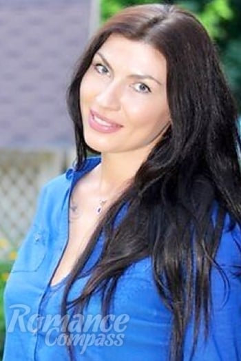Ukrainian mail order bride Elena from Kharkiv with light brown hair and blue eye color - image 1