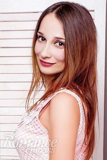 Ukrainian mail order bride Yulia from Kharkiv with light brown hair and brown eye color - image 1