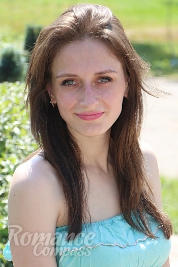 Ukrainian mail order bride Evgeniya from Lugansk with light brown hair and hazel eye color - image 1