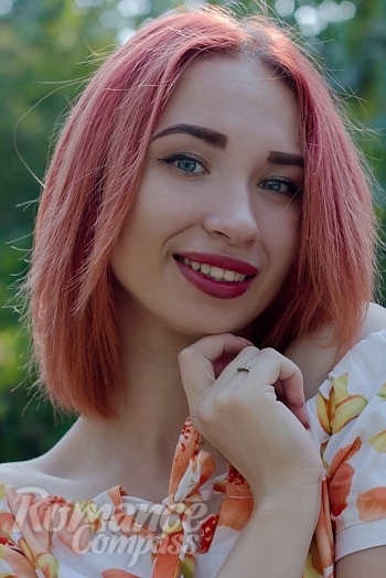 Ukrainian mail order bride Elena from Nikolaev with red hair and blue eye color - image 1