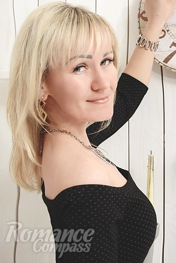 Ukrainian mail order bride Elena from Kharkov with blonde hair and blue eye color - image 1