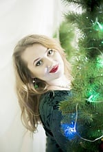 Ukrainian mail order bride Oksana from Kiev with auburn hair and hazel eye color - image 6