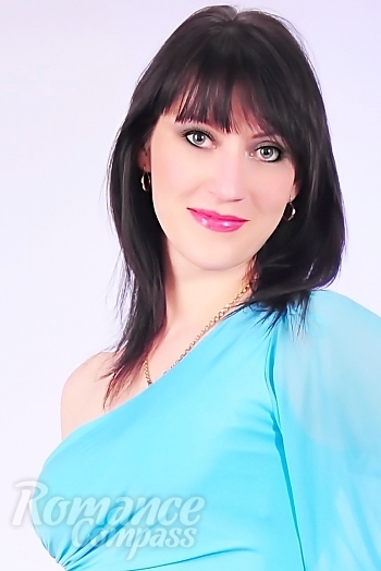Ukrainian mail order bride Victoria from Lugansk with brunette hair and grey eye color - image 1