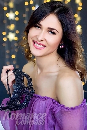 Ukrainian mail order bride Tatiana from Mykolaiv with brunette hair and green eye color - image 1