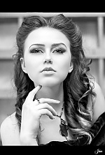Ukrainian mail order bride Violetta from Kropyvnytskyi with brunette hair and green eye color - image 6