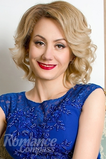Ukrainian mail order bride Tatiana from Chernigov with blonde hair and green eye color - image 1