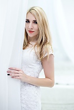 Ukrainian mail order bride Valentina from Nikolayev with light brown hair and green eye color - image 4
