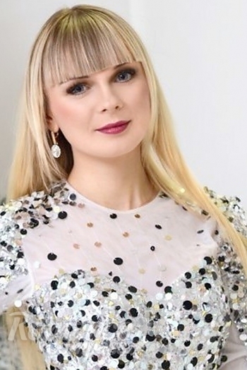 Ukrainian mail order bride Victoriya from Zimogorie with blonde hair and blue eye color - image 1
