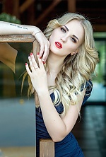 Ukrainian mail order bride Daria from Kamenskoe with blonde hair and green eye color - image 2