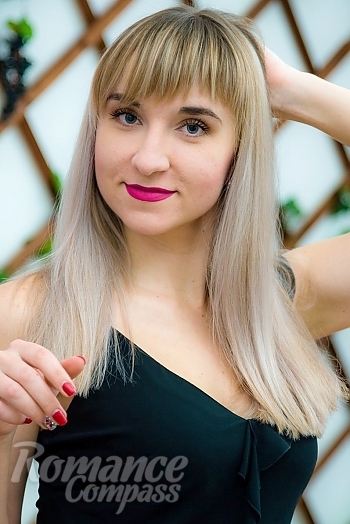 Ukrainian mail order bride Hanna from Svatovo with blonde hair and grey eye color - image 1