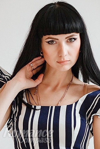 Ukrainian mail order bride Tatiana from Donetsk with black hair and grey eye color - image 1