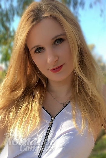 Ukrainian mail order bride Julia from Kharkov with blonde hair and green eye color - image 1