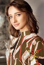 Ukrainian mail order bride Yuliya from Novomoskovsk with brunette hair and green eye color - image 4