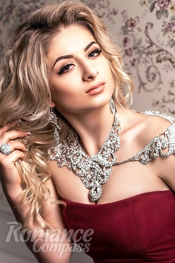 Ukrainian mail order bride Nika from Kharkiv with blonde hair and grey eye color - image 1
