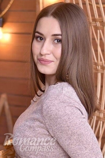 Ukrainian mail order bride Alina from Starobelsk with brunette hair and brown eye color - image 1