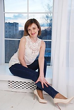 Ukrainian mail order bride Alina from Chernigiv with light brown hair and brown eye color - image 4