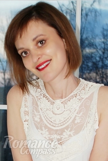 Ukrainian mail order bride Alina from Chernigiv with light brown hair and brown eye color - image 1