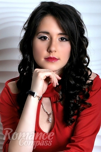 Ukrainian mail order bride Narina from Nikolaev with brunette hair and brown eye color - image 1
