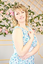 Ukrainian mail order bride Viktoriya from Prague with light brown hair and green eye color - image 12