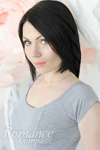Ukrainian mail order bride Natalia from Nikolaev with black hair and green eye color - image 1