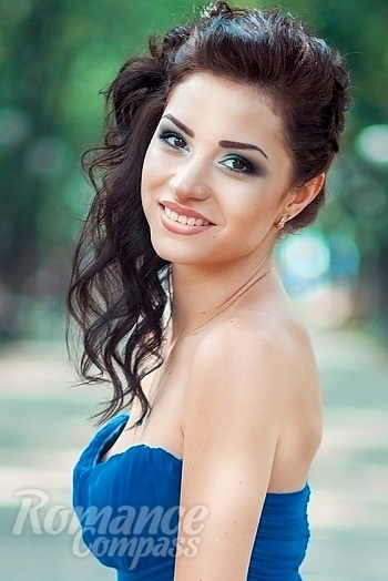 Ukrainian mail order bride Elizabeth from Kharkov with brunette hair and hazel eye color - image 1