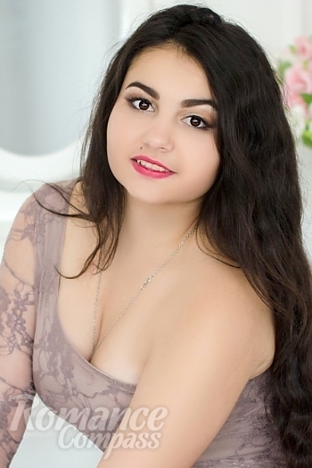 Ukrainian mail order bride Alla from Kakhovka with black hair and brown eye color - image 1