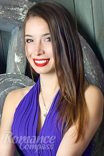 Ukrainian mail order bride Anastasiya from Mariupol with brunette hair and hazel eye color - image 1