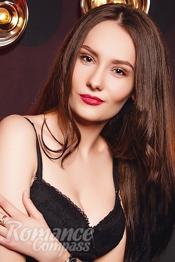 Ukrainian mail order bride Inna from Kharkov with brunette hair and brown eye color - image 1