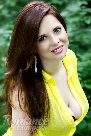 Ukrainian mail order bride Yulia from Cherkassy with brunette hair and brown eye color - image 1