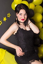 Ukrainian mail order bride Tatyana from Rubeznoe with black hair and blue eye color - image 3