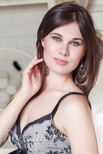 Ukrainian mail order bride Natalia from Kiev with brunette hair and blue eye color - image 1