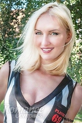 Ukrainian mail order bride Viktoriya from Kiev with blonde hair and grey eye color - image 1