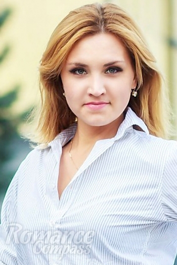 Ukrainian mail order bride Julia from Cherkassy with blonde hair and green eye color - image 1