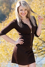 Ukrainian mail order bride Victoria from Kiev with light brown hair and green eye color - image 2