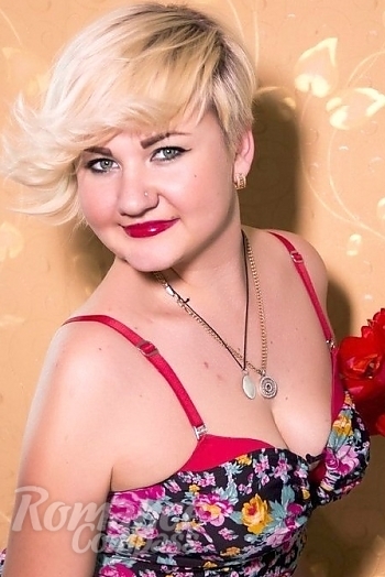 Ukrainian mail order bride Olga from Nikolaev with blonde hair and green eye color - image 1