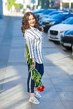 Ukrainian mail order bride Alyona from Dnipro with brunette hair and green eye color - image 3