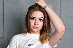 Ukrainian mail order bride Alina from Kiev with light brown hair and green eye color - image 2