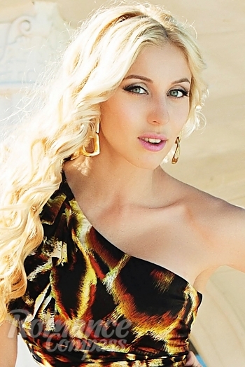Ukrainian mail order bride Marina from Kherson with blonde hair and green eye color - image 1
