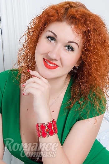 Ukrainian mail order bride Alena from Vinnitsa with red hair and green eye color - image 1
