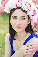 Ukrainian mail order bride Juliya from Donetsk with brunette hair and hazel eye color - image 3