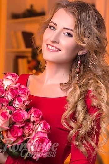 Ukrainian mail order bride Yana from Kyiv with light brown hair and grey eye color - image 1