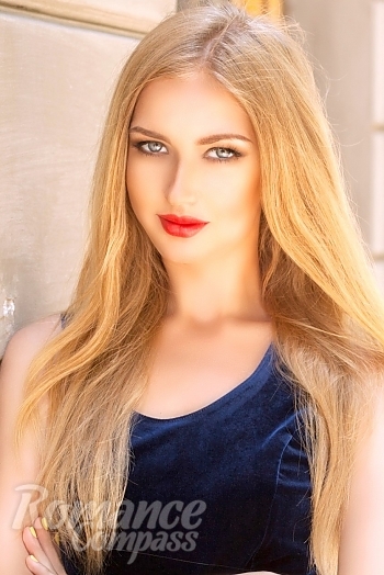 Ukrainian mail order bride Ksenia from Simferopol with blonde hair and grey eye color - image 1