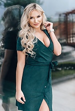 Ukrainian mail order bride Juliya from Lvov with blonde hair and hazel eye color - image 3