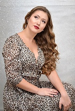 Ukrainian mail order bride Marina from Glukhov with light brown hair and hazel eye color - image 5