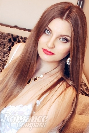 Ukrainian mail order bride Julia from Kiev with light brown hair and grey eye color - image 1