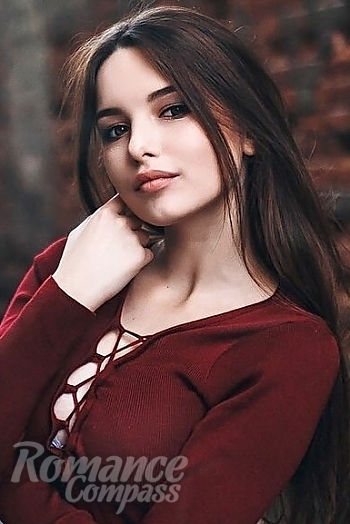 Ukrainian mail order bride Valeriya from Moscow with light brown hair and brown eye color - image 1
