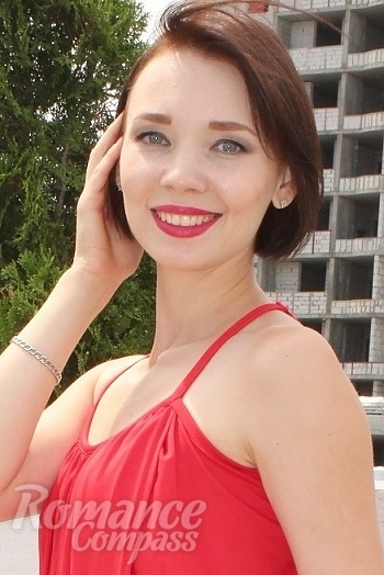 Ukrainian mail order bride Natalia from Cerkasy with brunette hair and grey eye color - image 1